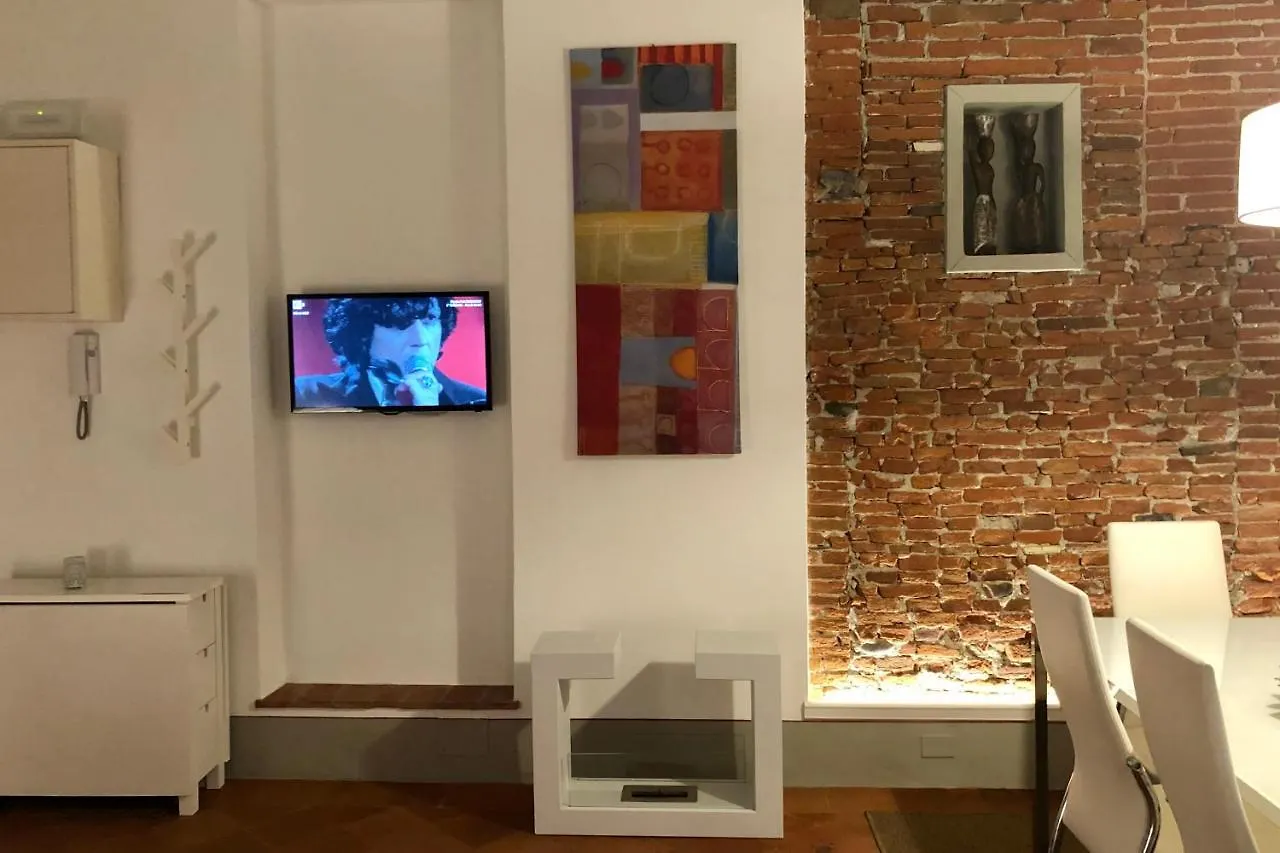 Casa Nausicaa, Piano Terra Nel Cuore Della Citta, Confortevole E Silenzioso Lucca 0*,  Italy